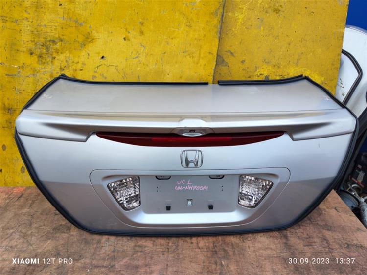 Крышка багажника Хонда Инспаер в Тайшете 652201